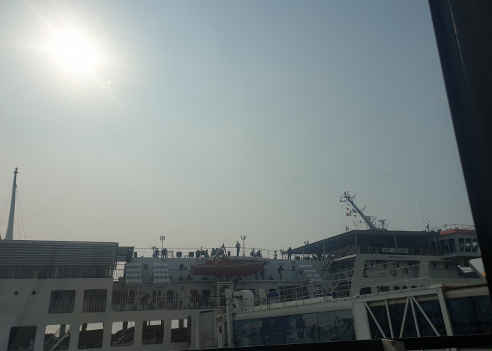 Tarif Penyebrangan Baru Naik, Layanan Kapal Ferry Express ASDP Merak Mengecewakan 
