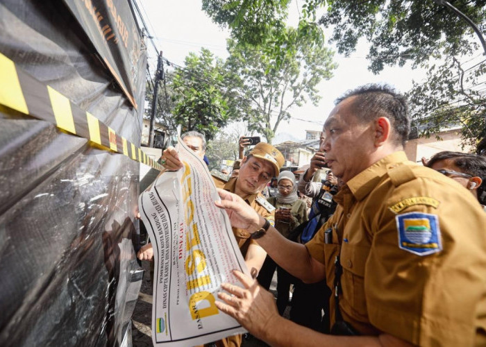 Pemkot Bandung Segel Area di Cijerah Usai Dugaan Penebangan 12 Pohon Tanpa Izin
