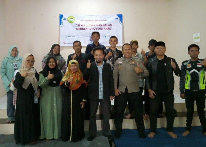 Dosen STAI DR KH EZ Muttaqien Purwakarta Sukses Gelar Workshop Parenting di Desa Cihanjawar