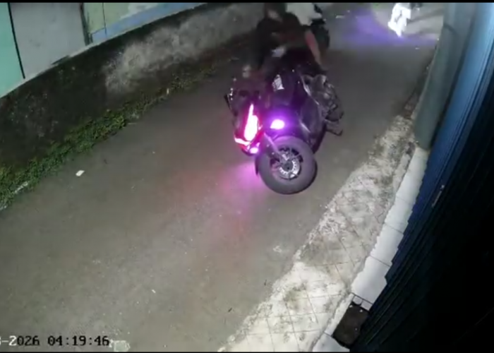 Mengeringkan! Remaja di Setu Dibegal di Depan Rumah, Motor Disikat