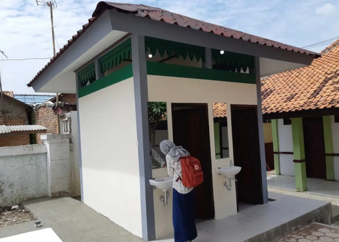 Pembangunan Toilet Umum Pasar Sukatani Hampir Selesai