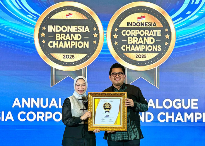 Infobrand Summit 2025: JNE Raih Penghargaan Indonesia Brand Champion