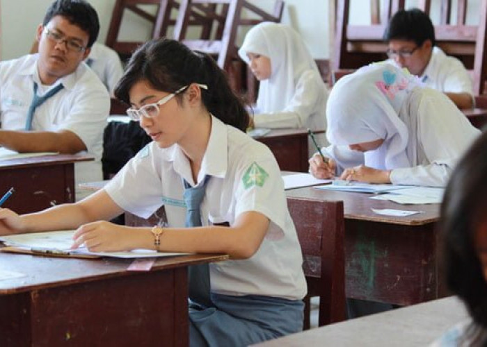 Inilah Perbedaan Belajar di Sekolah dan Tempat Bimbel: Metode, Materi, Tujuan 