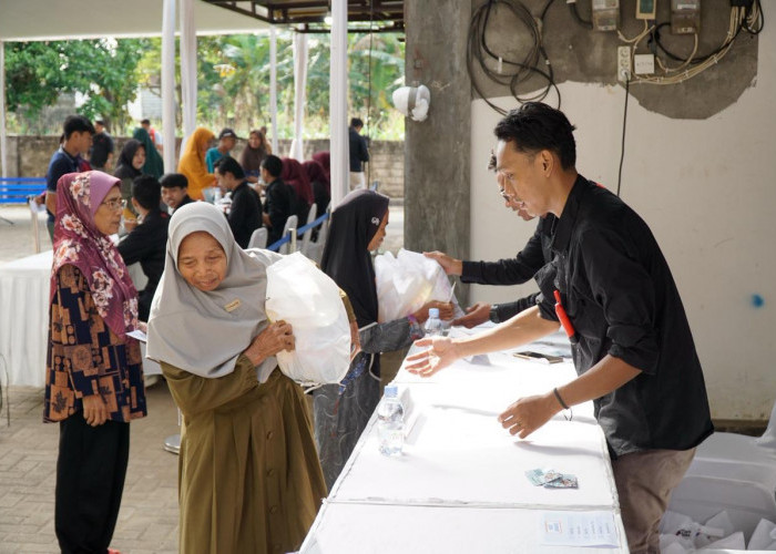 Diawali dari Tuban, Pertamina Bantu Masyarakat Prasejahtera Penuhi Kebutuhan Pokok melalui Pasar Murah