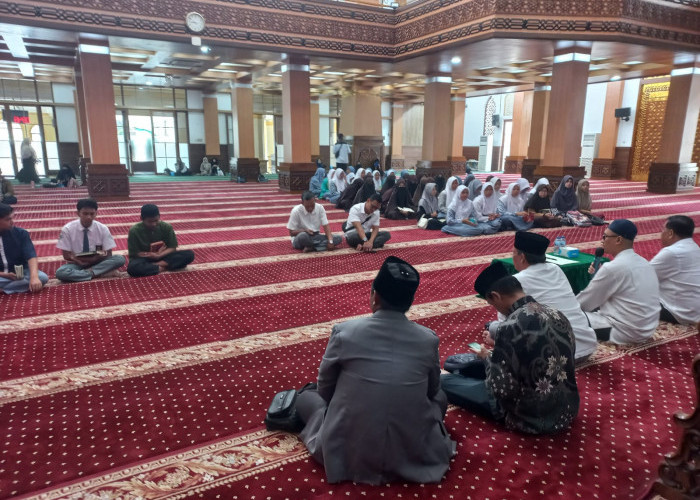 Seleksi Beasiswa Karawang Cerdas Jalur Tahfidz Quran Dilakukan di Masjid Agung