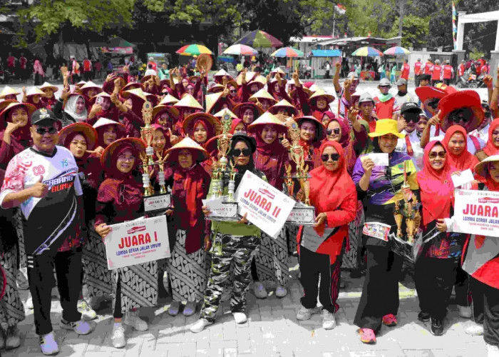 Lomba Gerak Jalan Meriahkan HUT Bekasi dan Kemerdekaan RI