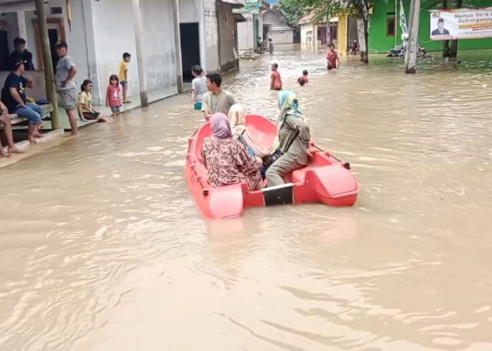 3 Kali Berturut-turut Kena Banjir, 700 KK di Karangsari Terdampak, Hingga Kini Pemda Belum Beri Bantuan