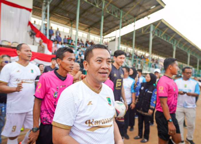 Bobol Gawang Tim Selebritis, Bupati Karawang Sumbang 2 Assist, Dandim Cetak 2 Gol