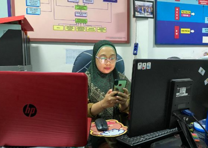 Cyber Smile atau Cyber Stress? Menjaga Kesehatan Mental di Era Digital