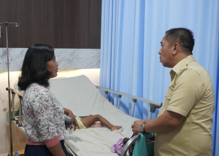 Usai Jenguk Korban, Bupati Aep Minta Kasus Penganiayaan Balita di Hotel Karawang Diusut Tuntas