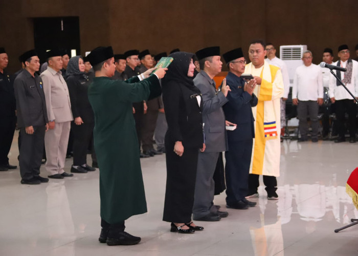 Pj Bupati Bekasi Lantik 40 Pejabat Administrator dan Pengawas