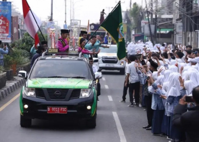 Raih 3 Tropi Juara Umum Tingkat Provinsi Jawa Barat, Pemkab Bekasi Gelar Arak-arakan
