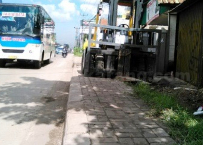 Perbaikan 19 Titik Trotoar di Cikarang Barat Dimulai