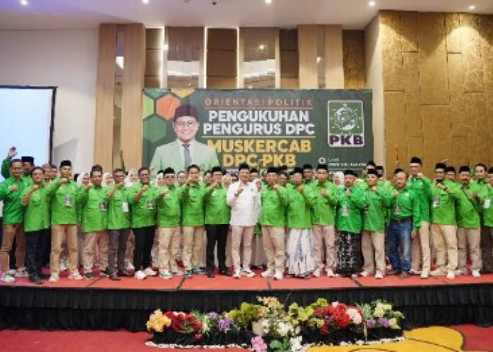Pengurus DPC PKB Karawang Resmi Dilantik, Targetkan Penguatan Basis Urban dan Perluasan Program Kerakyatan