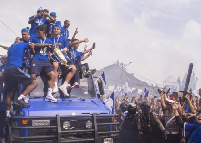 Ribuan Bobotoh Padati Bandung Rayakan Gelar Juara Persib