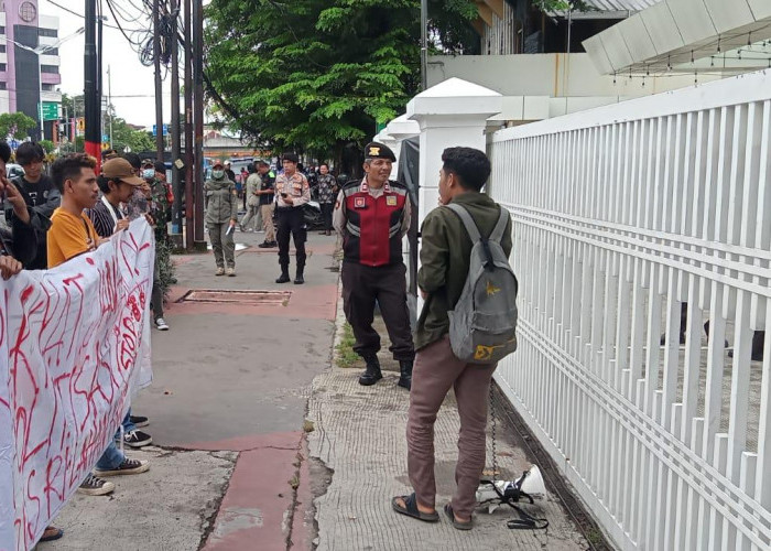 Aktivis Mahasiswa Kembali Geruduk Kantor BAZNAS, Suarakan 6 Tuntutan