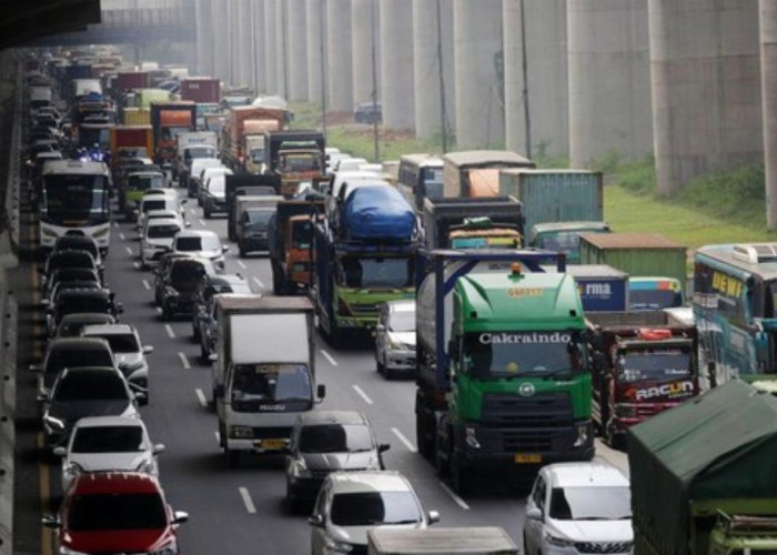 Kemacetan Parah Landa Tol Bekasi Timur Akibat Perbaikan Jalan