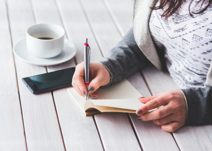 Sering Bad Mood Sejak Pagi? Coba 14 Latihan Pernapasan Mindfulness Ini agar Pikiran Lebih Tenang 