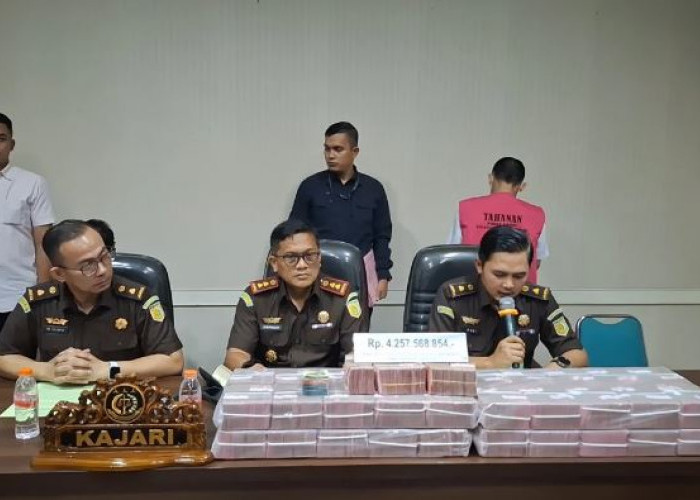 Ungkap Kasus Korupsi Pupuk Subsidi 14M, Kejari Karawang Tangkap Mantan GM Pupuk Kujang-Manager PT ATS