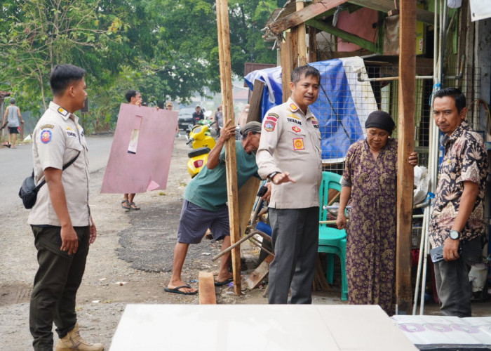 Satpol PP Karawang Layangkan SP3, Bangli Tamelang-Curug Wajib Dibongkar Besok