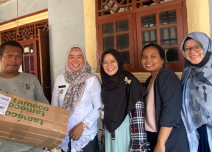 PKM Unsika : Dorong Home Industry Gunakan Kemasan Ramah Lingkungan di Desa Pejaten Karawang 