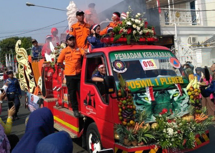 Sudah Pemborosan, Perayaan Karnaval Mobil Hias Purwakarta Berujung Ricuh