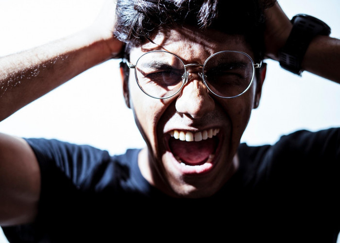 16 Gangguan Mental Akibat Masalah Keuangan yang Sering Tak Disadari, Nomor 14 Bisa Berujung Penyakit Serius!