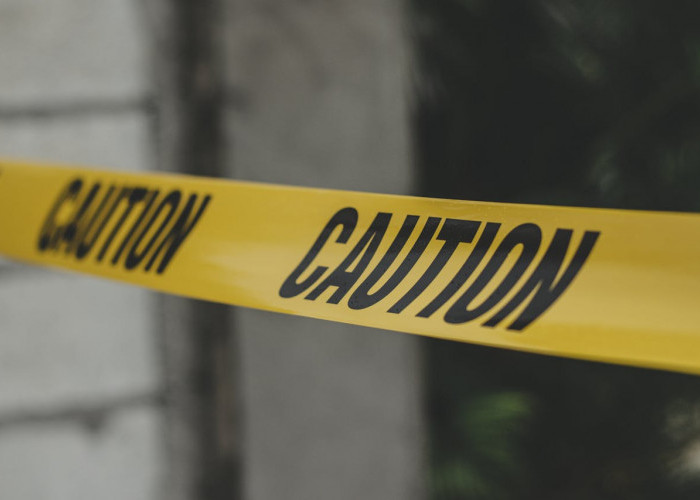 Angkot K18 Tiba-tiba Oleng di Blokang, Diduga Sopir Alami Kejang hingga Hantam Kendaraan Parkir