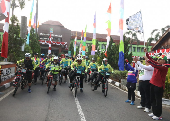 HUT RI Ke 78, Ratusan Pesepeda Kota Bekasi Touring ke Yogyakarta 