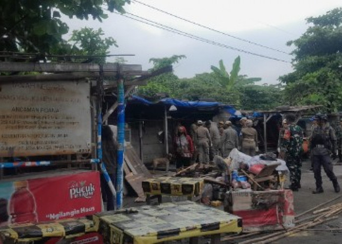 Pemkab Karawang Mulai Bertindak Tegas, 63 Bangunan Liar di Gerbang Tol Karawang Timur   