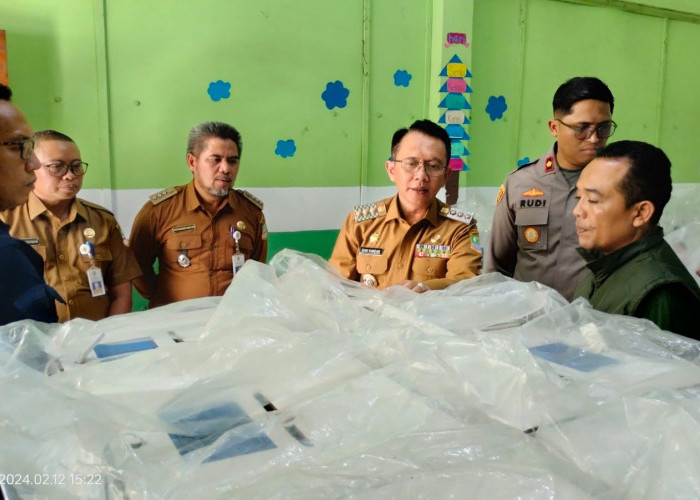 Pj Bupati Bekasi Monitoring Kantor Sekretariat PPK dan Gudang Logistik di Cikarang Selatan