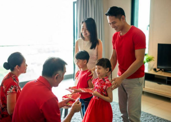 Jadi Agenda Wajib Tiap Tahun! Ini Dia 9 Tradisi Perayaan Imlek Khas Indonesia