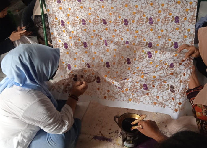 Tiga Motif Batik Karawang Bakal Dipatenkan, Dinkop Karawang Fasilitasi Sertifikat HAKI