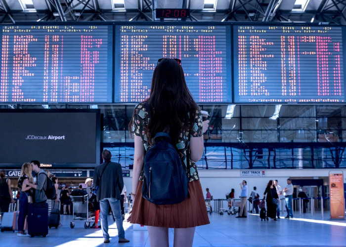 13 Tips Solo Traveling Aman untuk Perempuan, Nomor 7 Sering Diabaikan tapi Bisa Menyelamatkan Diri