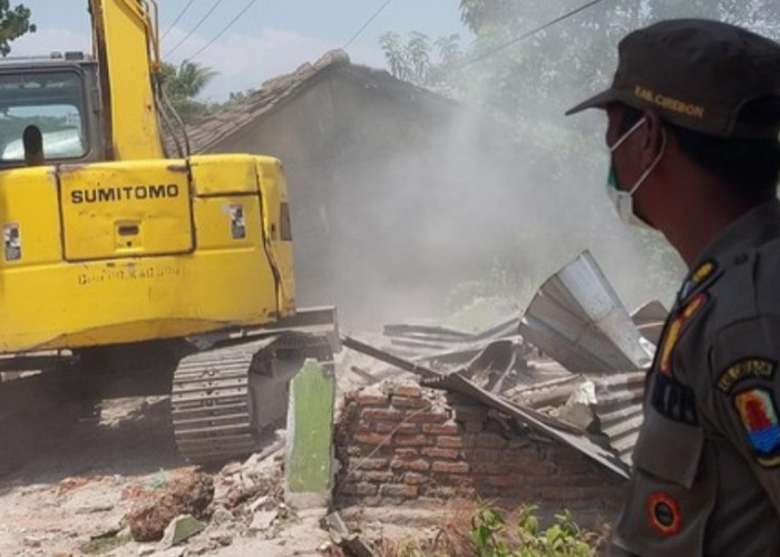 317 Bangunan Liar dan PKL di Jalan Antasari Cirebon Ditertibkan, Pedagang Belum Punya Kepastian Relokasi