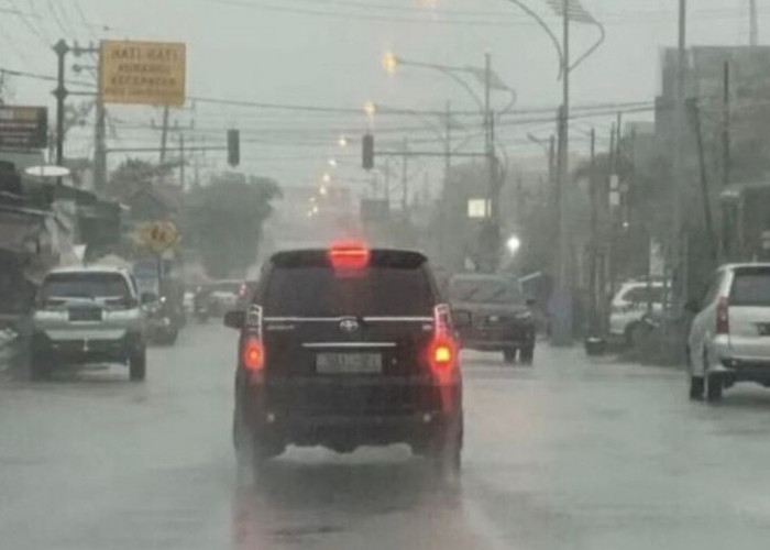 Mayoritas Wilayah Jawa Barat Diguyur Hujan, BMKG Imbau Warga Tetap Waspada