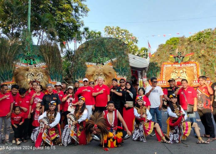 Rayakan HUT RI, Seni Reog Ponorogo Hadir di Singaraja Lippo Cikarang