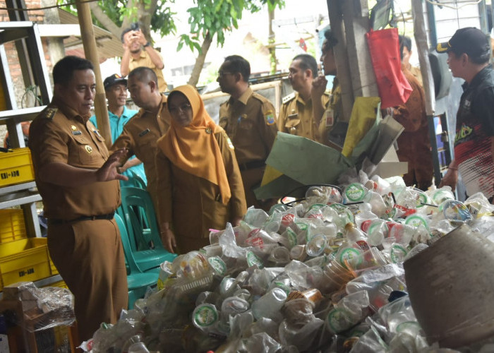 Pemkab Bekasi Pastikan Percepatan Penataan Pengelolaan Sampah di TPA Burangkeng