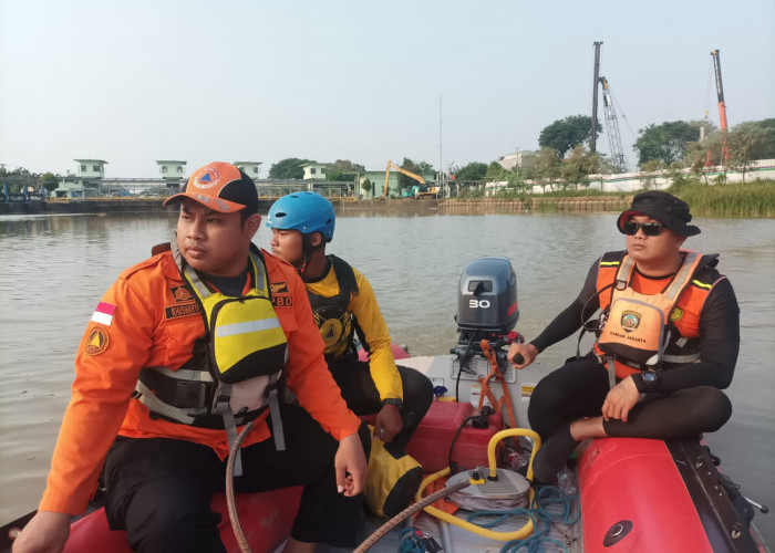 Hari Ke-5, Korban Tenggelam di Kali Bekasi Belum Ditemukan, Keluarga dari Brebes Ikut Pencarian