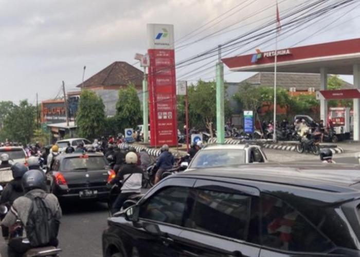 ANTREAN BBM DI BALI MENGULAR, ESDM UNGKAP PENYEBABNYA BUKAN KARENA STOK MENIPIS