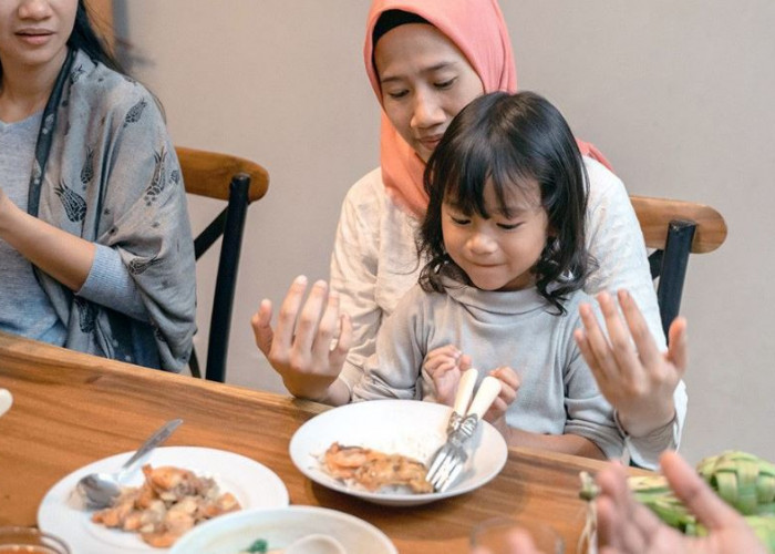 Begini Cara Mudah Melatih Anak Puasa Ramadhan