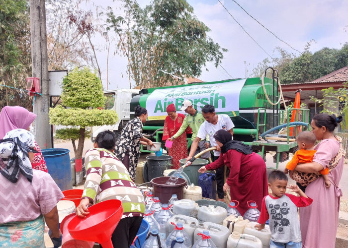 Pupuk Kujang Berikan Bantuan Air Bersih ke Warga, Dampak Kemarau Panjang