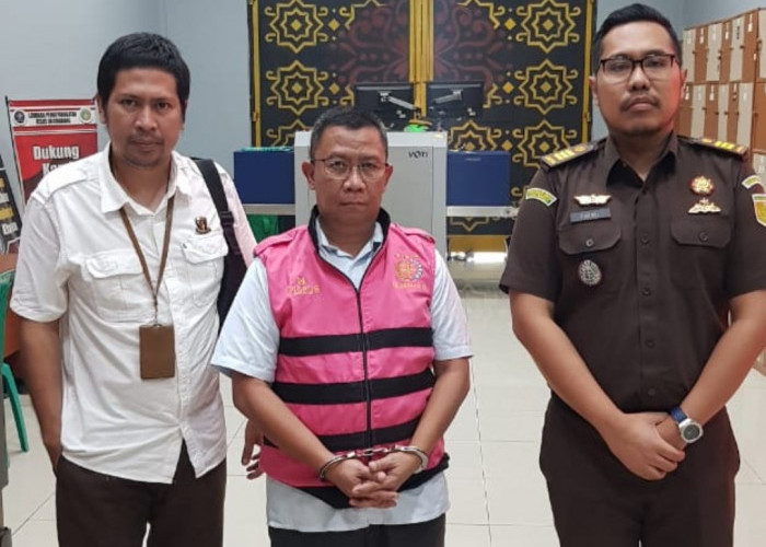 Kejari Kabupaten Bekasi Eksekusi Mantan Pejabat DLH Kasus Korupsi Pengadaan Alat Berat