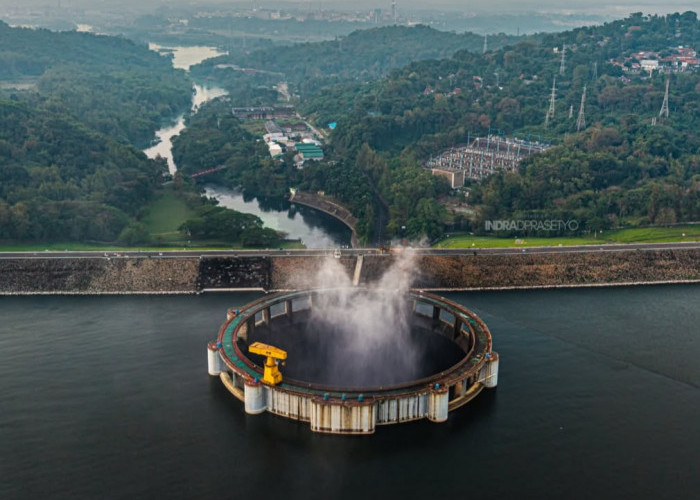 Waduk Jatiluhur Purwakarta : Bendungan Terbesar di Indonesia yang Menyimpan Sejarah dan Mitos Mbah Jawer