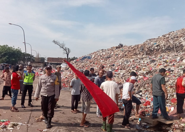 Dianggap Jalan Warga, Jalur Menuju ke TPA Burangkeng Diblokade