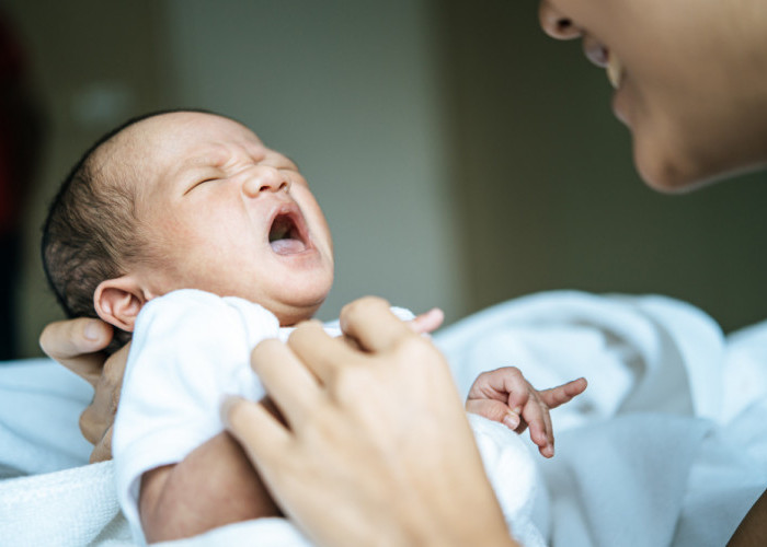 Nafas si Kecil Bunyi “Grok-grok”, Ini Penyebab dan Cara Menangani Nafas Bayi yang Bunyi