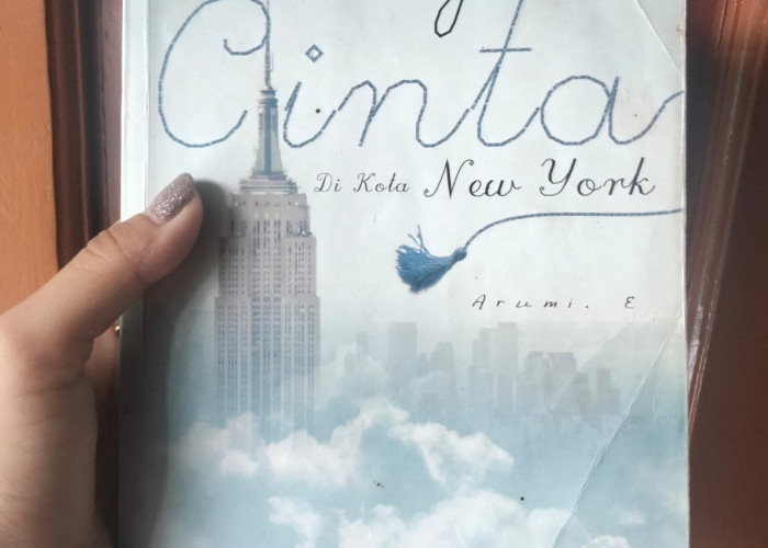 Penuh Nuansa Islami, Simak Ulasan Buku 'Tahajud Cinta di Kota New York' Arumi E
