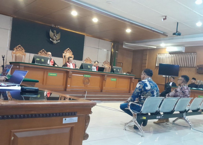 Hakim Curigai Kesaksian Agung Mulya di Kasus Bupati Bekasi Nonaktif Ade Kuswara Kunang 