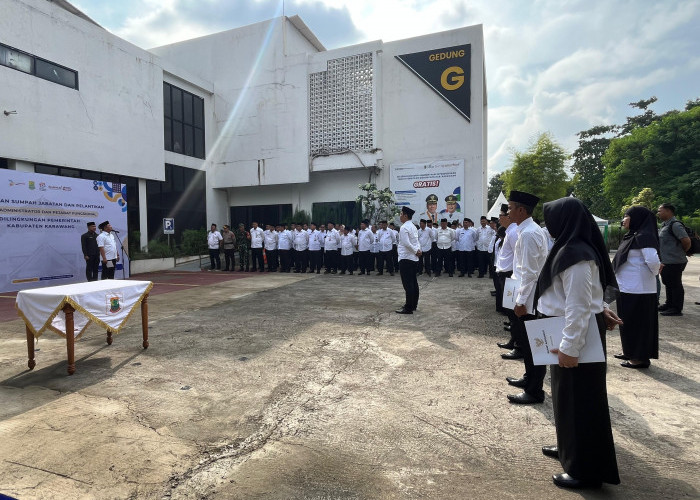 Bupati Aep Lantik 13 ASN, Tekankan Prestasi adalah Kerja Tim