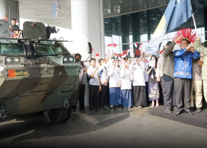 Panser Anoa Bius Pengunjung Pameran Alustista TNI, Plt Bupati Asep : Fondasi Dasar Bela Negara